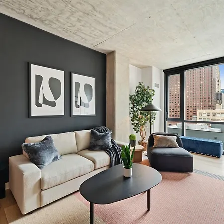 Luxury 3 Bed 3 Bath High Rise With Gym & Amenities Apartment